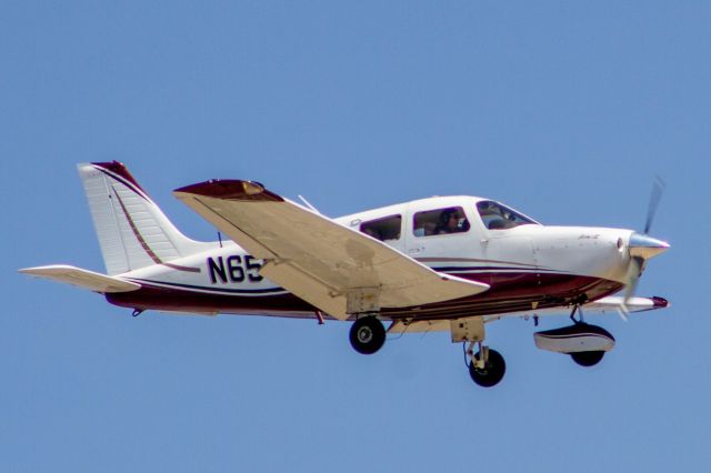 Piper Cherokee (N651KC)