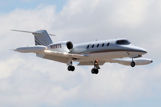 Learjet 35 (N129TS)