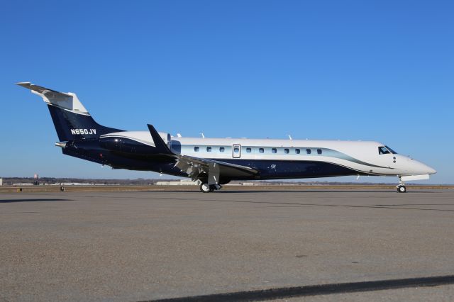 Embraer ERJ-135 (N650JV) - N650JV In new paint Scheme, Photo by Matthew Olafsen