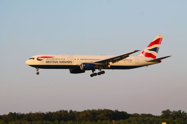 G-BNWO — - British Airways G-BNWO seen here in the early evening sun landing at BWI on runway 33L after a long flight from London Heathrow on July 7, 2012.