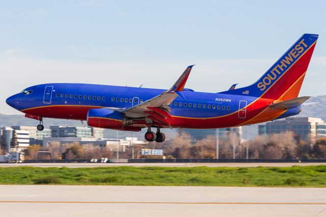 Boeing 737-700 (N262WN)