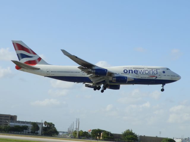 Boeing 747-400 (G-CIVI)