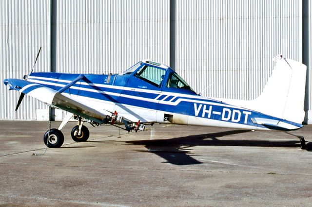 Piper Cherokee Arrow (VH-DDT) - CESSNA A188B AGTRUK - REG : VH-DDT (CN 0118) - PARAFIELD AIRPORT ADELAIDE SA. AUSTRALIA - YPPF 18/11/1979