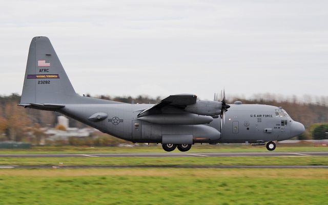 Lockheed C-130 Hercules (92-3282) - rch111 usaf minnesota air guard c-130h 92-3282 about to land at shannon 25/10/17.