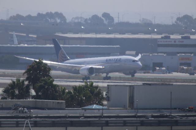 Boeing 787-8 (N26902)