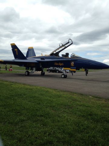 McDonnell Douglas FA-18 Hornet — - Blue Angel #7 at Republic Airport for the 2014 Bethpage-Jones Beach Memorial Day Air Show.