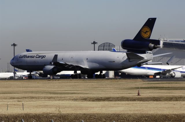 Boeing MD-11 (D-ALCE) - Departure at Narita Intl Airport Rwy34L on 2012/12/11