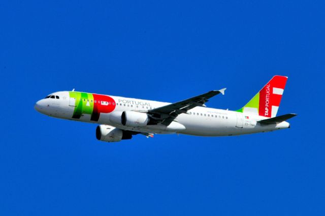 Airbus A320 (CS-TNM) - Another view, another time...