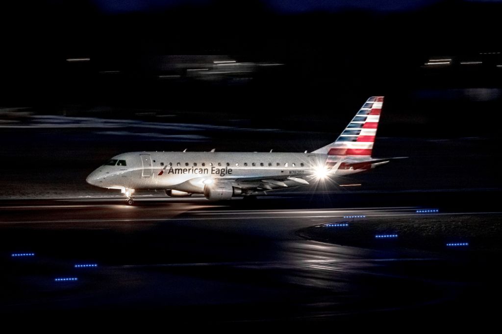 Embraer 170/175 (N762DT)