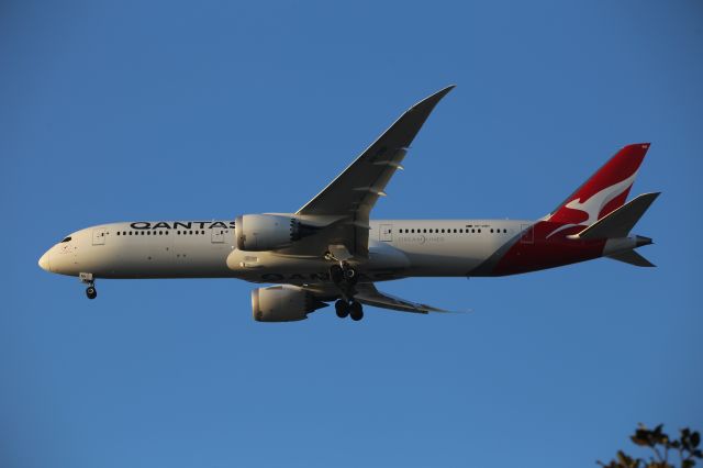 Boeing 787-9 Dreamliner (VH-ZNH)