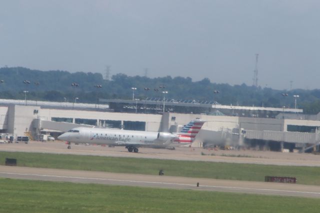 Canadair Regional Jet CRJ-200 (N230PS)