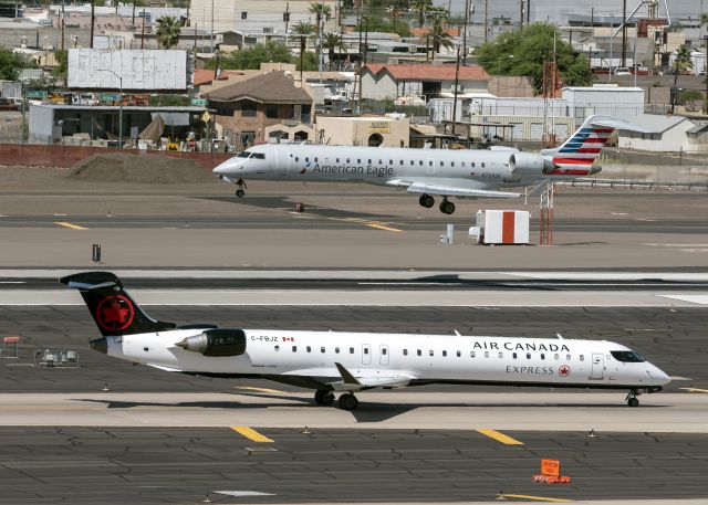 Canadair Regional Jet CRJ-700 (C-FBJZ)