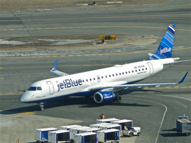 Embraer ERJ-190 (N334JB) - "#Follow @ jetBlue" pulling into Gate C-21 at BOS after completing a 34 min. flight from EWR on March 1, 2014 as "jetBlue 2380"