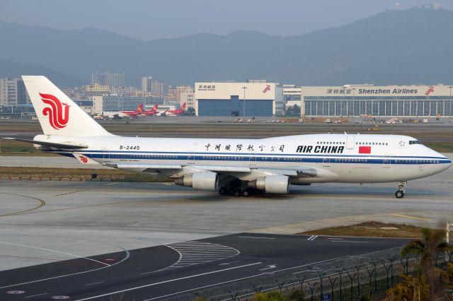 Boeing 747-200 (B-2445)