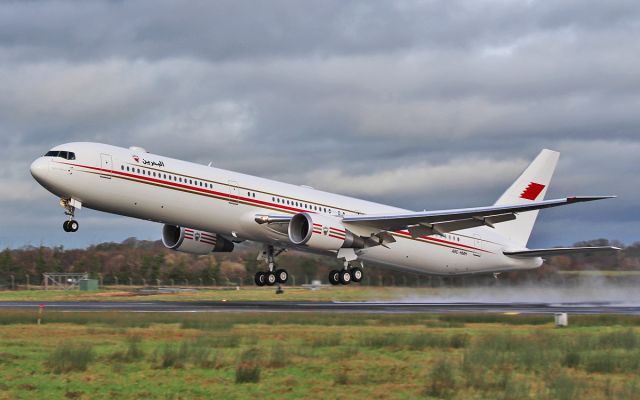 BOEING 767-400 (A9C-HMH) - bahrain royal flight b767-4 a9c-hmh dep shannon 16/12/15.