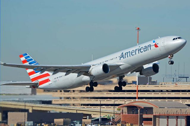 Airbus A330-300 (N276AY) - American Airbus A330-323 N276AY at Phoenix Sky Harbor on December 22, 2017.