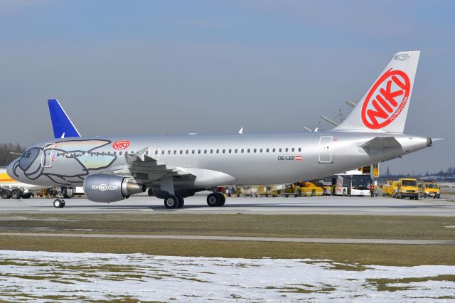 Airbus A320 (OE-LEF)