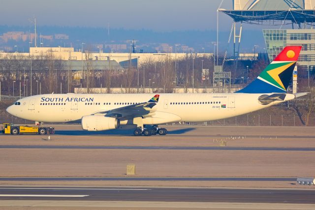 Airbus A330-200 (ZS-SXV)