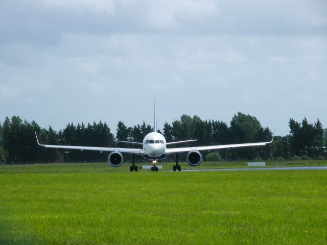 Boeing 757-200 (N712TW) - N712TW B757 EINN 07/06/14