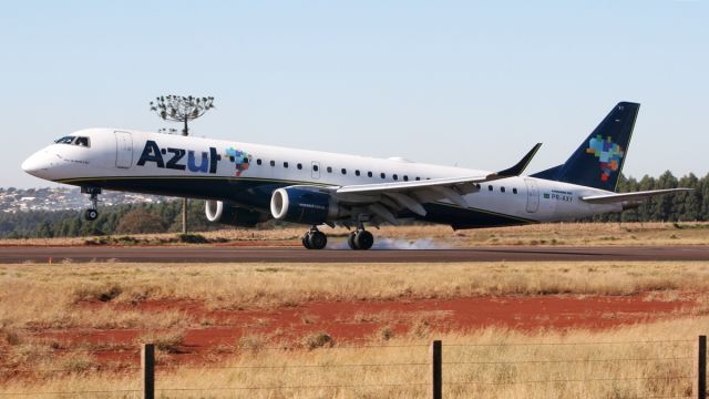 Embraer ERJ-190 (PR-AXY)