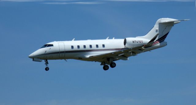 Canadair Challenger 350 (N741QS) - On final is this 2017 Bombardier Challenger 350 in the Spring of 2020.