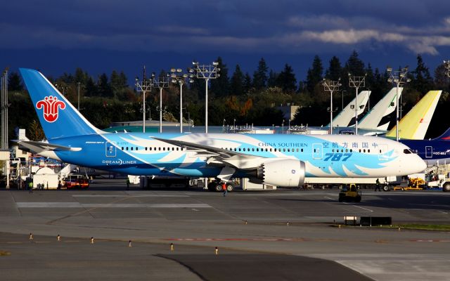 Boeing 787-8 (B-2727) - China Southern Airlines 787 B-2727 at Paine Field October 29, 2012.
