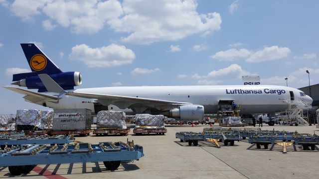 Boeing MD-11 (D-ALCD)