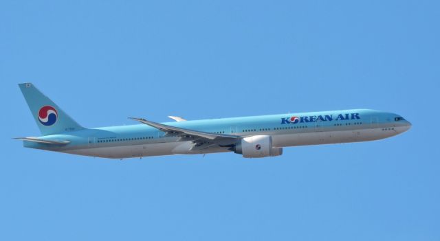 BOEING 777-300ER (HL7202) - Minutes from landing, Feb. 2020.