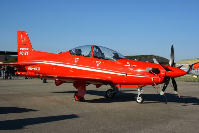 Pilatus PC-21 (HB-HZD) - Pilatus PC-21, Salon de Provence Air Base 701 (LFMY)