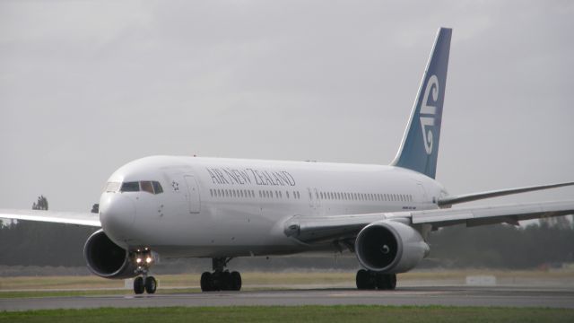 BOEING 767-300 (ZK-NCI)