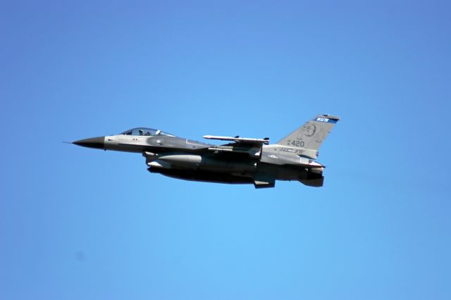 — — - Minnesota Air National Guard F-16 Low Fly-By at Hardwood Range Finley, WI