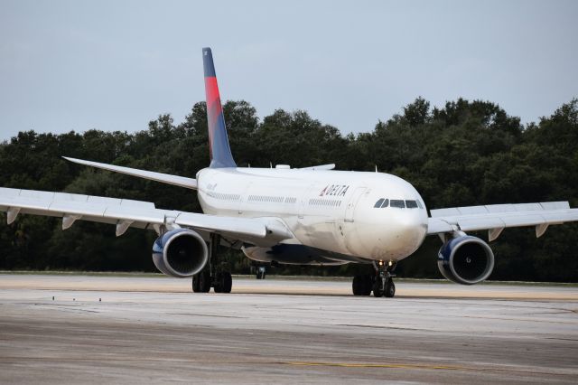 Airbus A330-300 (N805NW) - N805NW operating as DL8869 from Hartsfield-Jackson Atlanta International (ATL) to Tampa International (TPA)