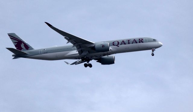 Airbus A350-900 (A7-ALQ) - On final is this 2017 Qatar Airbus A350-900 in the Spring of 2019.