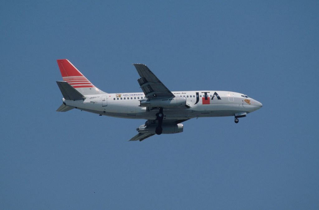 Boeing 737-200 (JA8577) - Final Approach to Tokyo-Haneda Intl Airport Rwy16L on 1997/04/26