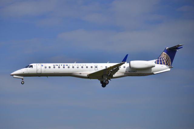 Embraer ERJ-135 (N21197)