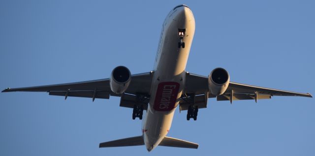 BOEING 777-300ER (A6-EGE) - A6-EGE Boeing 777-31H(ER) Operating EK430 from Dubai into Brisbane