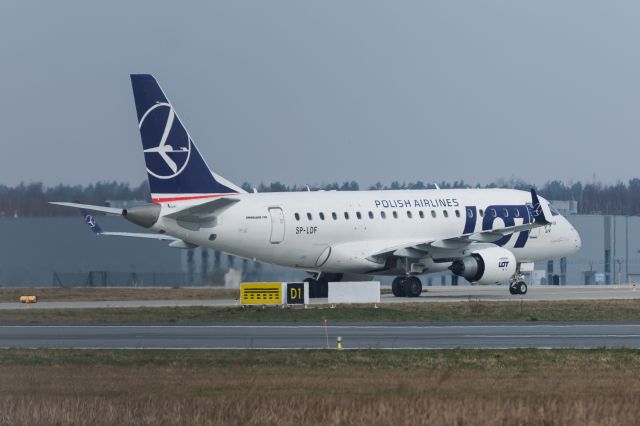 Embraer 170/175 (SP-LDF) - Spotting RZE