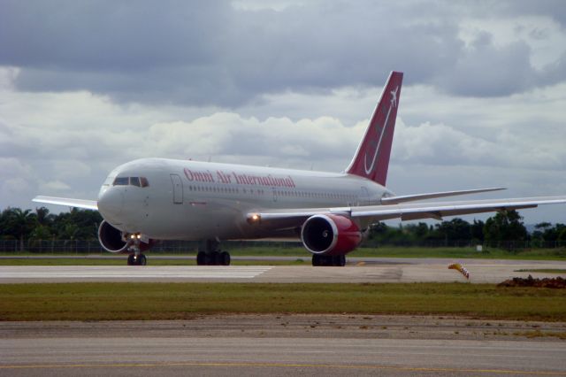 BOEING 767-200 (N67157)