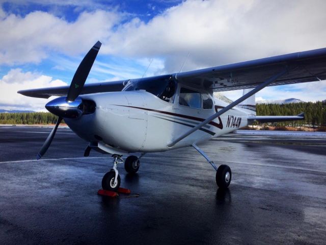 Cessna Skylane (N744W) - Parked in Tahoe after morning snowfall