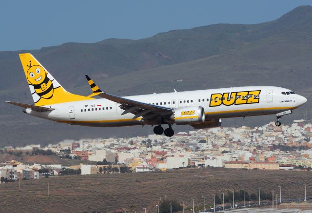 Boeing 737 MAX 8 (SP-RZE)