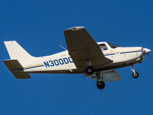 Piper Cherokee (N300DC)