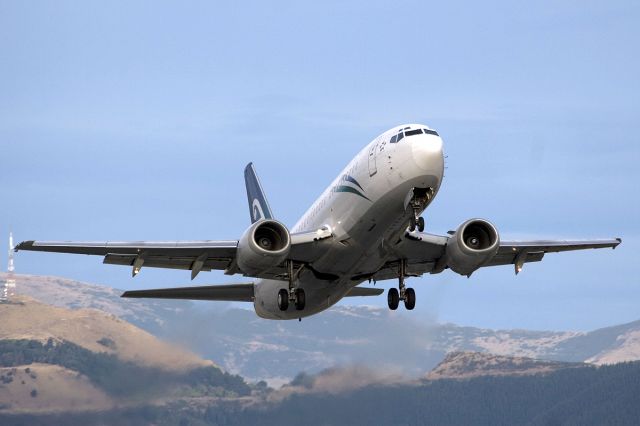 BOEING 737-300 (ZK-FRE)