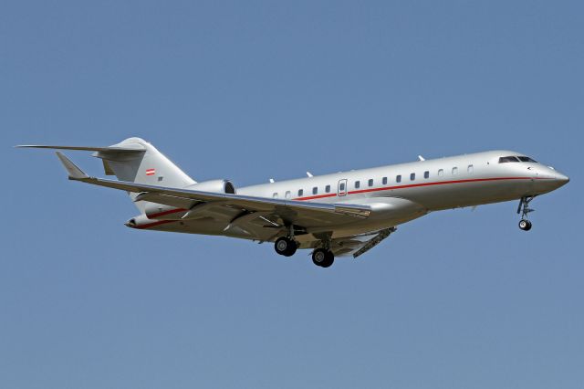 Bombardier Global Express (OE-LXR)