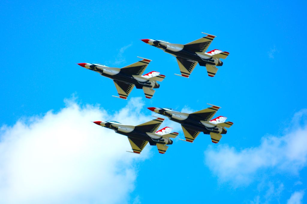 Lockheed F-16 Fighting Falcon —