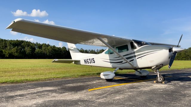 Cessna Skylane (N631S)
