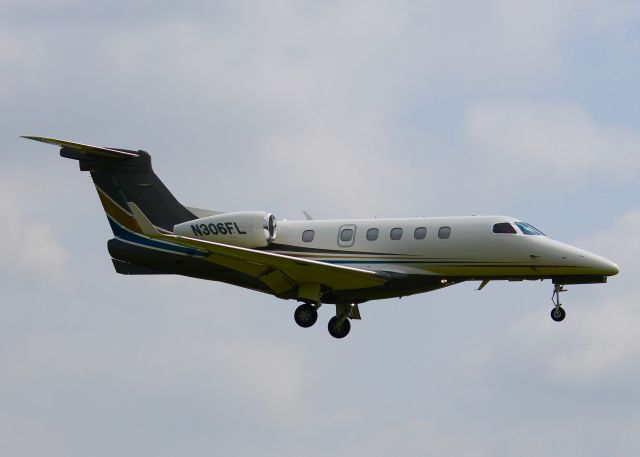 Embraer Phenom 300 (N306FL) - At Downtown Shreveport.