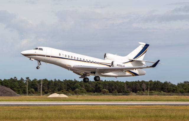 Dassault Falcon 7X (N500JD) - FALCON 7X DEPARTING KVRB