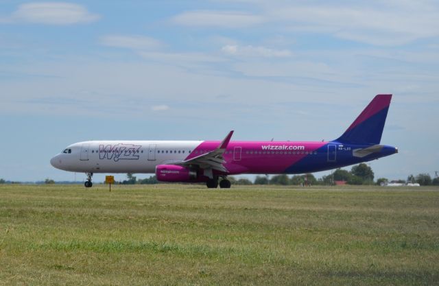 Airbus A321 (HA-LXS) - EPLB