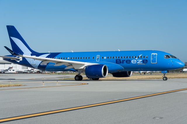 Airbus A220-300 (N203BZ)