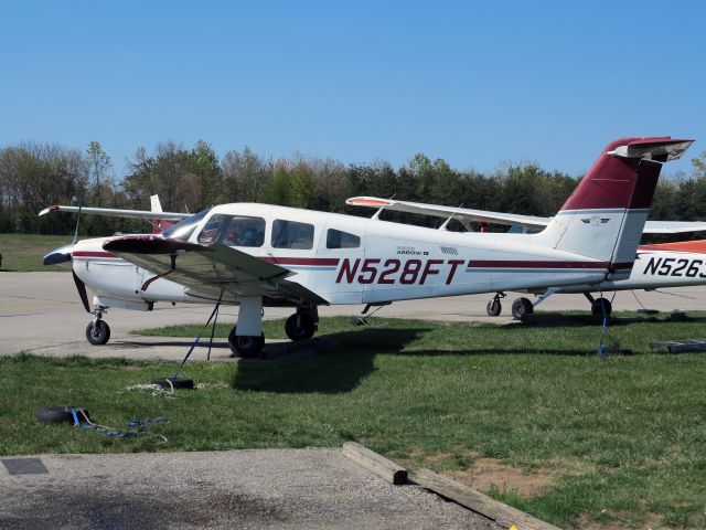 Piper Cherokee Arrow (N528FT)